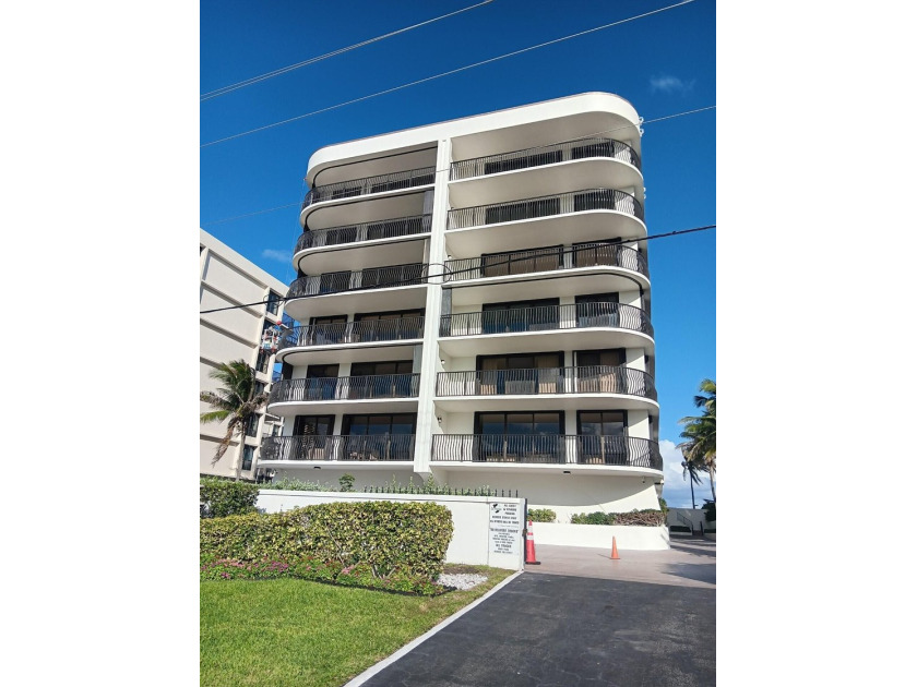 OCEANFRONT 3 Bed 3.5 Bath Condo with Ocean Views from Every Room - Beach Condo for sale in South Palm Beach, Florida on Beachhouse.com