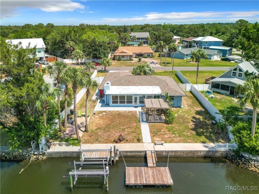 Your opportunity to make this home the way you want it! Welcome - Beach Home for sale in Crystal River, Florida on Beachhouse.com