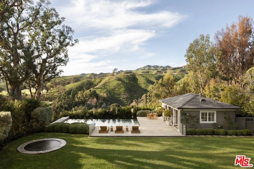 Privately set along one of the Palisades' most coveted streets - Beach Home for sale in Pacific Palisades, California on Beachhouse.com