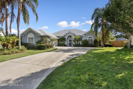 A beautiful 3/2 single story home in the great family - Beach Home for sale in Ponte Vedra, Florida on Beachhouse.com