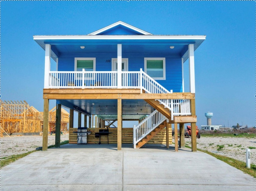 Super sweet 4 bdrm, 3 bath cutie with designer decor, top finish - Beach Home for sale in Port Aransas, Texas on Beachhouse.com