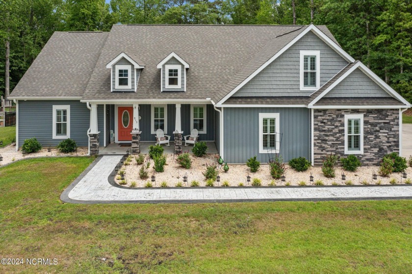 Absolutely gorgeous custom built home! This paradise sits on - Beach Home for sale in Stella, North Carolina on Beachhouse.com