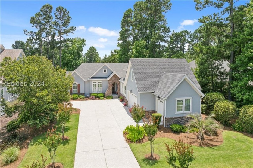 Lakefront 3 bedroom, 3 bath home features Trex dock w/water and - Beach Home for sale in Bluffton, South Carolina on Beachhouse.com