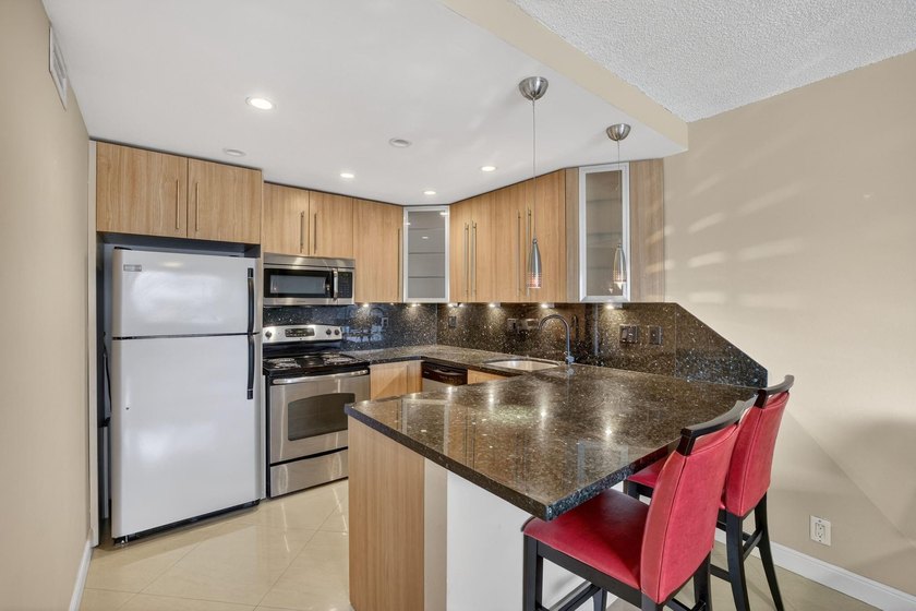 Dockage available up to 145 feet on a first-come, first-served - Beach Condo for sale in Fort Lauderdale, Florida on Beachhouse.com