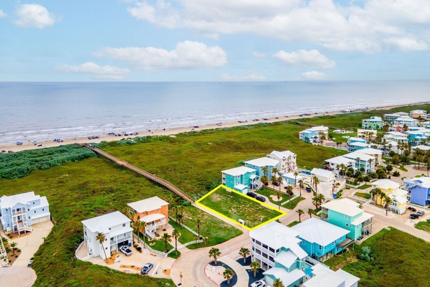 LARGE BEACHFRONT LOT IN ROYAL SANDS! Located next to the golf - Beach Lot for sale in Port Aransas, Texas on Beachhouse.com