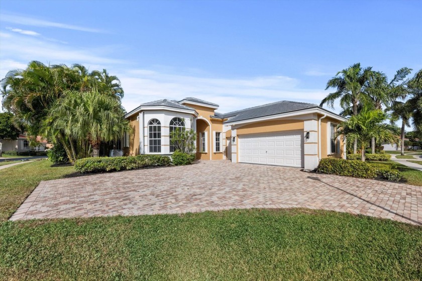 Welcome Home to Luxury in Imperial Isle at Wycliffe Golf & - Beach Home for sale in Lake Worth, Florida on Beachhouse.com