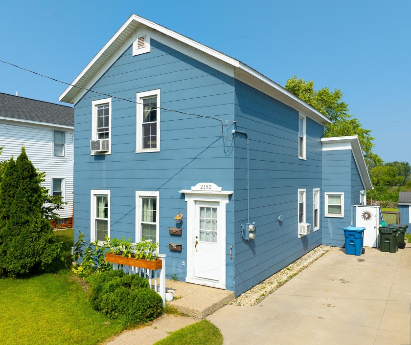 Charming 2-unit home with views of Muskegon Lake and just down - Beach Lot for sale in Muskegon, Michigan on Beachhouse.com