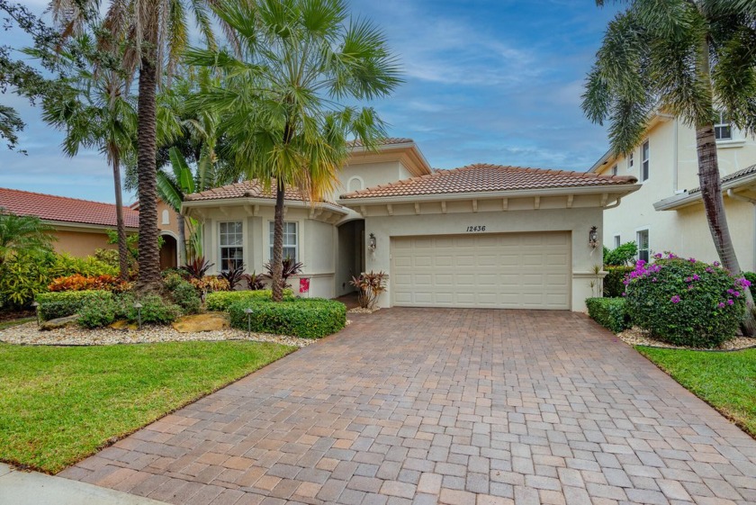 Welcome home to this stunning single story CBS house with marble - Beach Home for sale in Palm Beach Gardens, Florida on Beachhouse.com