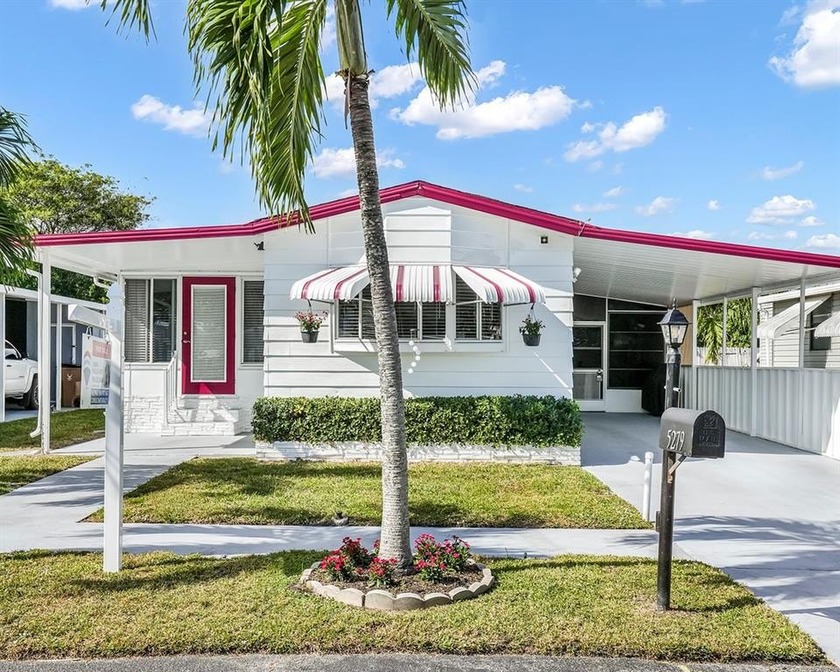 Beautiful 2 bed, 2 bath manufactured home in 55+ Highland - Beach Home for sale in Deerfield Beach, Florida on Beachhouse.com