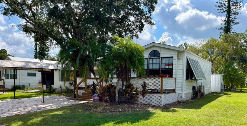 Stay warm this winter with a home that fits your budget! This - Beach Home for sale in Venice, Florida on Beachhouse.com