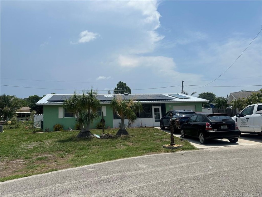 This is a great area of Jensen Beach close to schools, shopping - Beach Home for sale in Jensen Beach, Florida on Beachhouse.com