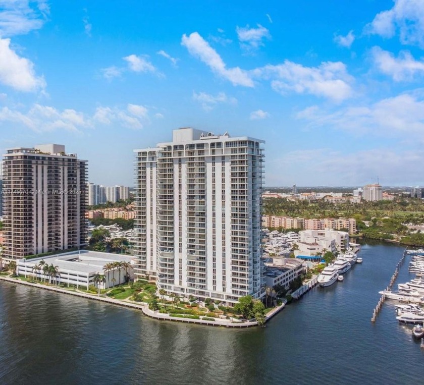 LUXURY LIFESTYLE LIVING AT IT'S BEST IN AVENTURA'S PRESTIGIOUS - Beach Condo for sale in Aventura, Florida on Beachhouse.com