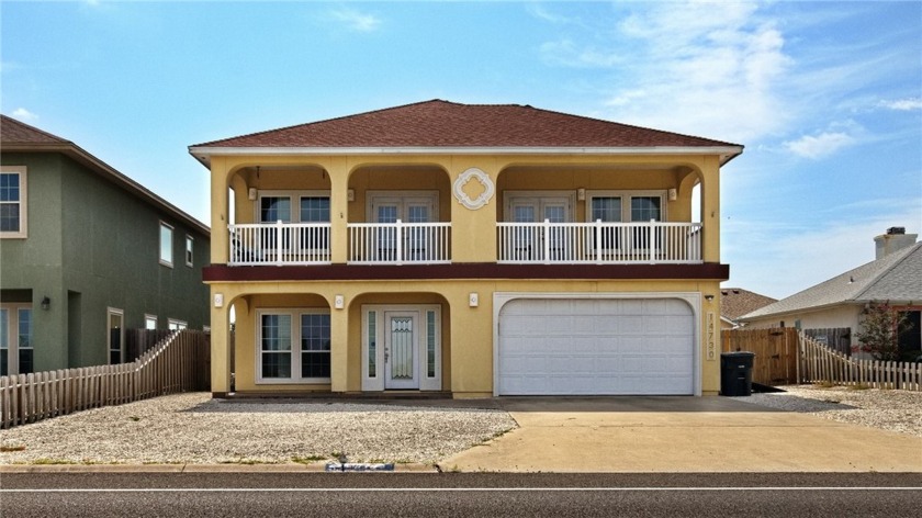 Indulge in soaring unobstructed Island views from this stunning - Beach Home for sale in Corpus Christi, Texas on Beachhouse.com