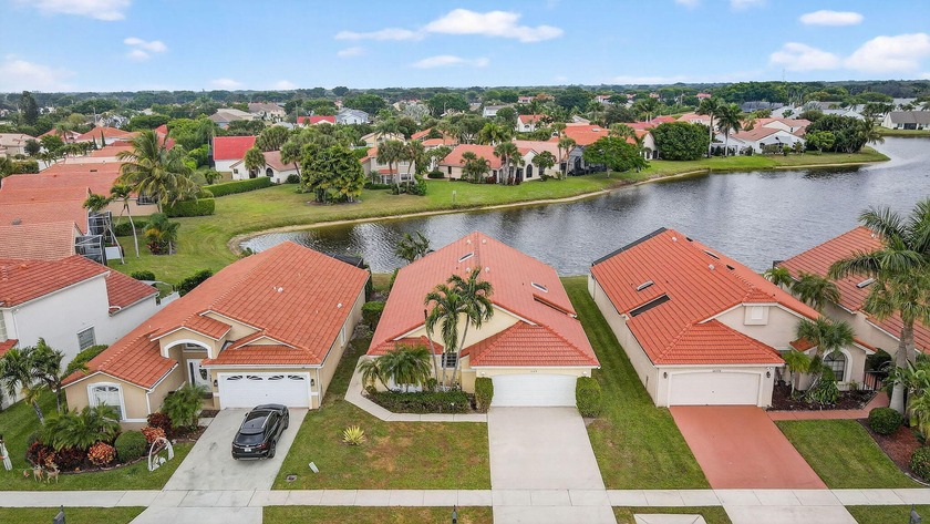Beautiful, well-kept 3-bedroom, 2-bath, 2-car garage home with - Beach Home for sale in Boynton Beach, Florida on Beachhouse.com