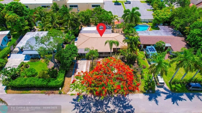 Welcome to your dream spot in E. Boca!  This 3 bedroom/2 bath - Beach Home for sale in Boca Raton, Florida on Beachhouse.com