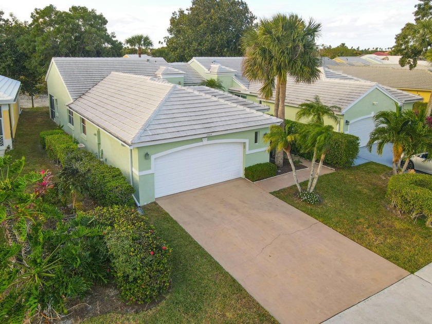 Wonderful opportunity to own a beautiful 3 bedroom, 2 bath villa - Beach Home for sale in Wellington, Florida on Beachhouse.com