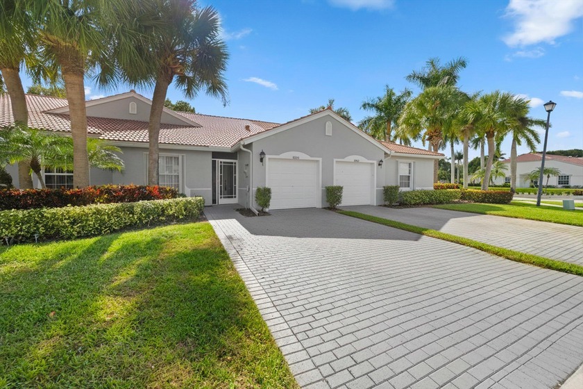 Welcome to this beautifully maintained 2-bedroom, 2-bath - Beach Home for sale in Boynton Beach, Florida on Beachhouse.com