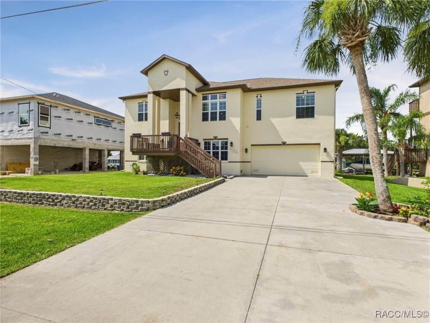 Experience the Best of Crystal River Waterfront Living! Welcome - Beach Home for sale in Crystal River, Florida on Beachhouse.com