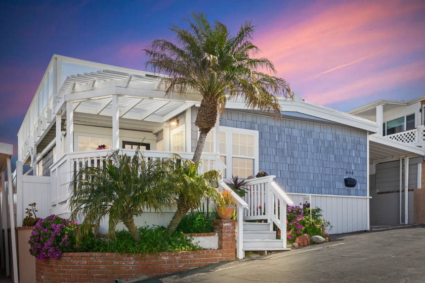 This fabulous ocean-view beach cottage is just for you!  This - Beach Home for sale in San Clemente, California on Beachhouse.com