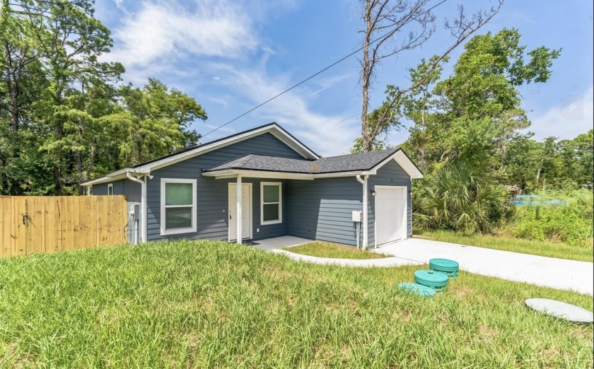 Like New Condition Home Built In 2023 -this 3 Bed/2 Bath Home - Beach Home for sale in St Augustine, Florida on Beachhouse.com