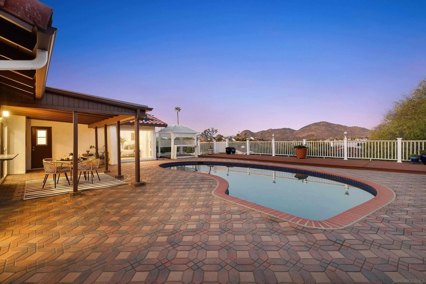 A rare one-story gem that truly brings the wow factor! Combining - Beach Home for sale in San Diego, California on Beachhouse.com