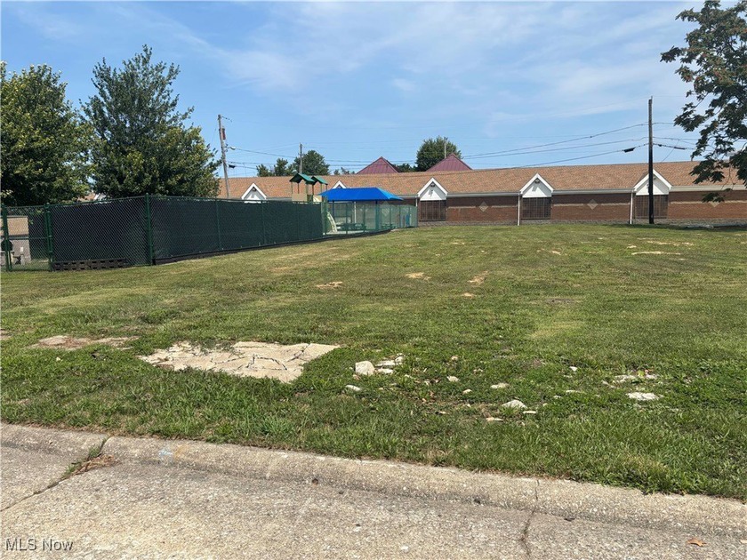 Prime opportunity to build near downtown Lorain. This 0.17-acre - Beach Lot for sale in Lorain, Ohio on Beachhouse.com