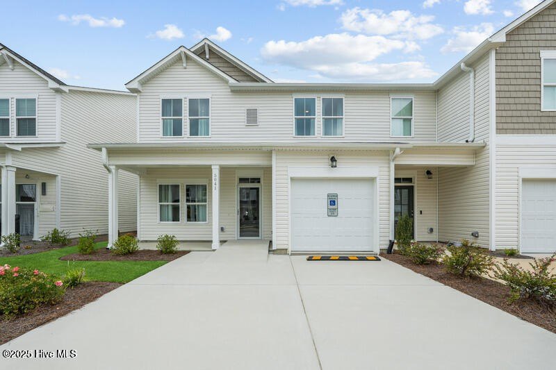 Welcome to this charming 3-bedroom, 2.5-bathroom townhome - Beach Townhome/Townhouse for sale in Leland, North Carolina on Beachhouse.com