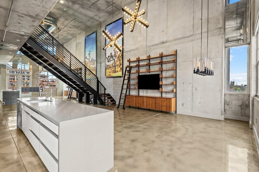 Major Price Improvement! Striking 2-story penthouse loft in Fort - Beach Condo for sale in Fort Lauderdale, Florida on Beachhouse.com