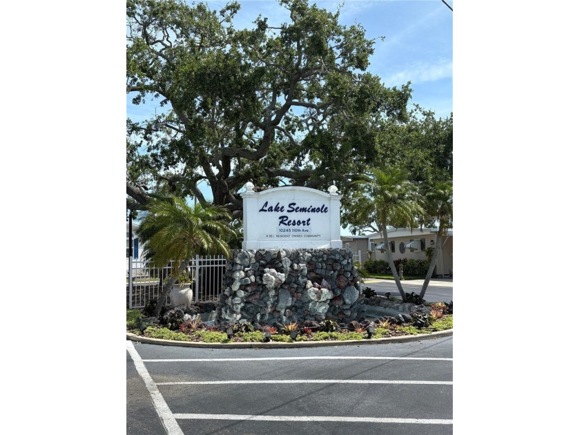 Nestled in the sought-after Lake Seminole Resort waterfront - Beach Home for sale in Largo, Florida on Beachhouse.com