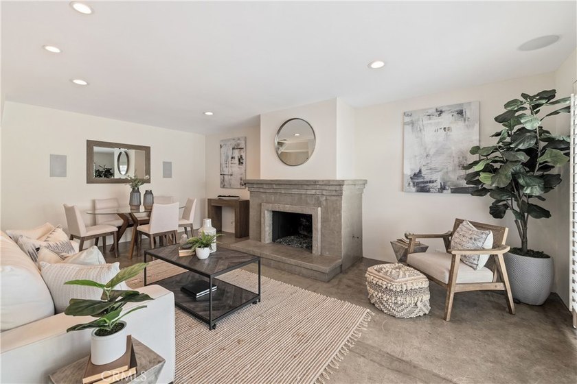 Tucked quietly away from the buzz of Manhattan Beach Boulevard - Beach Townhome/Townhouse for sale in Manhattan Beach, California on Beachhouse.com