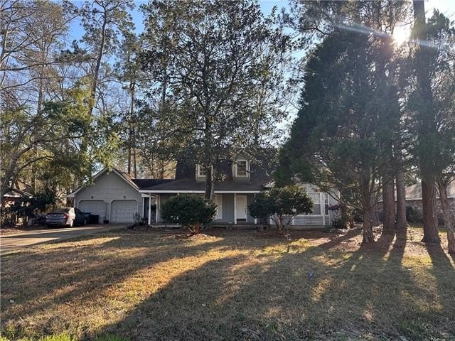CALLING ALL INVESTORS! This inviting home is full of potential - Beach Home for sale in Mandeville, Louisiana on Beachhouse.com
