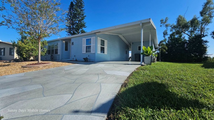 Welcome to this charming home nestled in Florida's premier 55 & - Beach Home for sale in Ruskin, Florida on Beachhouse.com