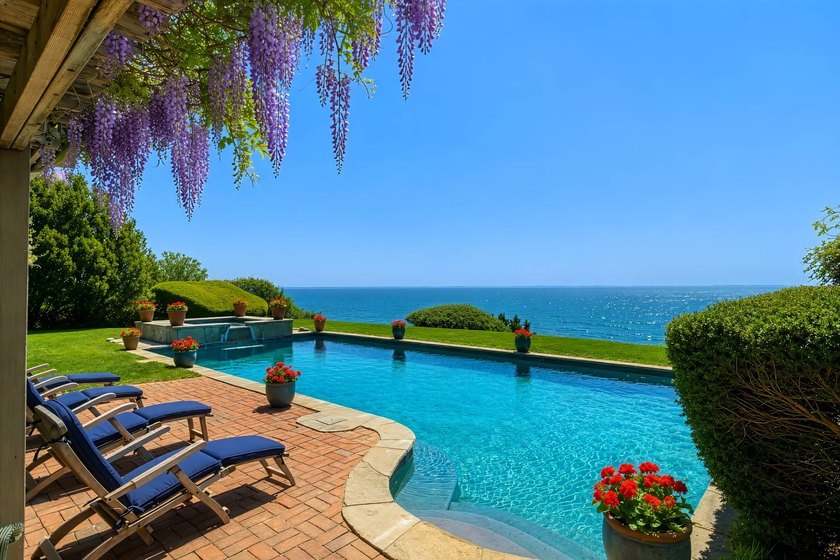 Malibu meets the Hamptons with this stunning 4 bedroom, 4.5 - Beach Home for sale in Southampton, New York on Beachhouse.com