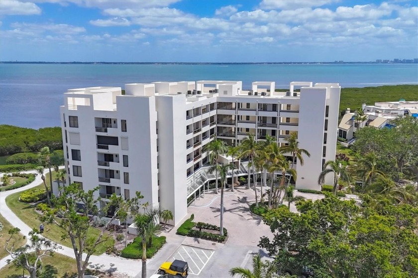 Full unobstructed and private views of the Intracoastal Waterway - Beach Condo for sale in Longboat Key, Florida on Beachhouse.com