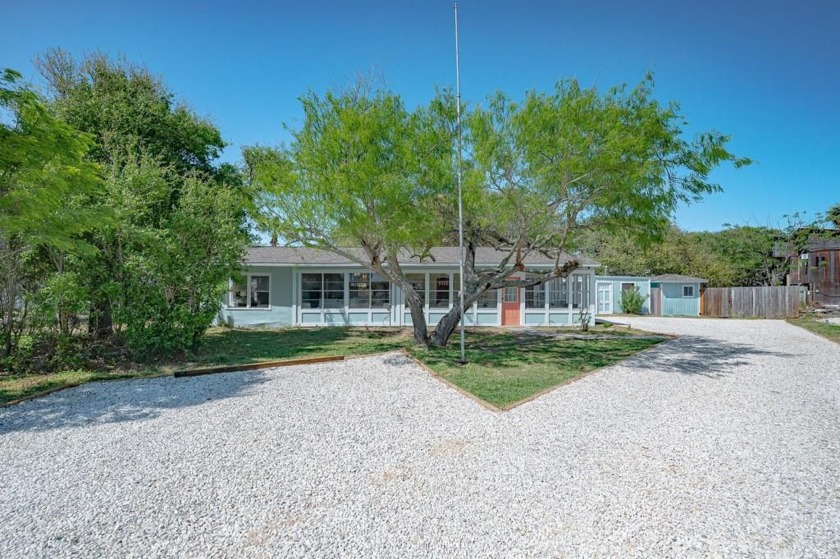 Enjoy this relaxing fully furnished bay cottage home! 3/Bedroom - Beach Home for sale in Rockport, Texas on Beachhouse.com