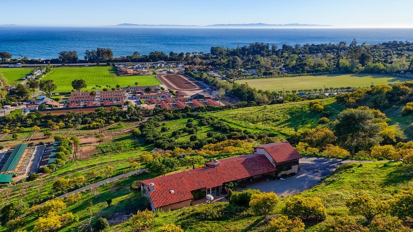 Perched in the foothills of Carpinteria with sweeping ocean - Beach Home for sale in Carpinteria, California on Beachhouse.com