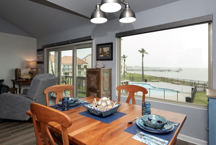 Absolutely stunning! Come experience this completely remodeled - Beach Condo for sale in Rockport, Texas on Beachhouse.com