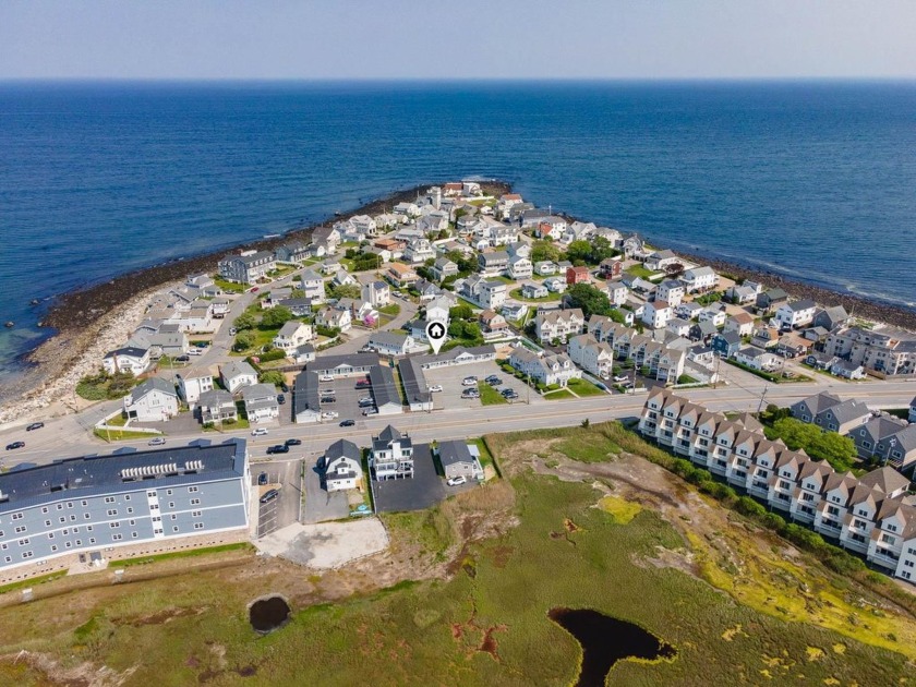 TAKE ADVANTAGE OF THIS BIG PRICE REDUCTION!  This Hampton Studio - Beach Condo for sale in Hampton, New Hampshire on Beachhouse.com