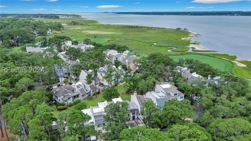 Cool breezes off the Calibogue Sound from the 18th hole of the - Beach Home for sale in Hilton Head Island, South Carolina on Beachhouse.com