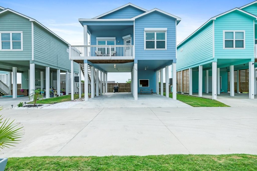 This charming island-style coastal house is a true gem located - Beach Home for sale in Rockport, Texas on Beachhouse.com