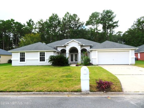 Great opportunity in Bent Creek Golf Community. 4 bedroom/2 bath - Beach Home for sale in Jacksonville, Florida on Beachhouse.com