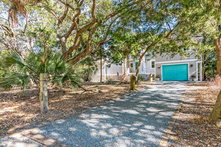 Nestled in the heart of Bald Head Island, this five-bedroom - Beach Home for sale in Bald Head Island, North Carolina on Beachhouse.com