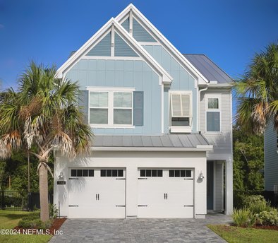 Location, Location...Wow! This three story home, built in 2019 - Beach Home for sale in Saint Johns, Florida on Beachhouse.com