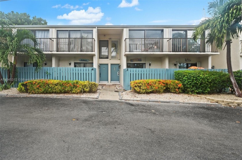 Beautiful move-in ready, meticulously just renovated 2bed/2bath - Beach Condo for sale in Islamorada, Florida on Beachhouse.com