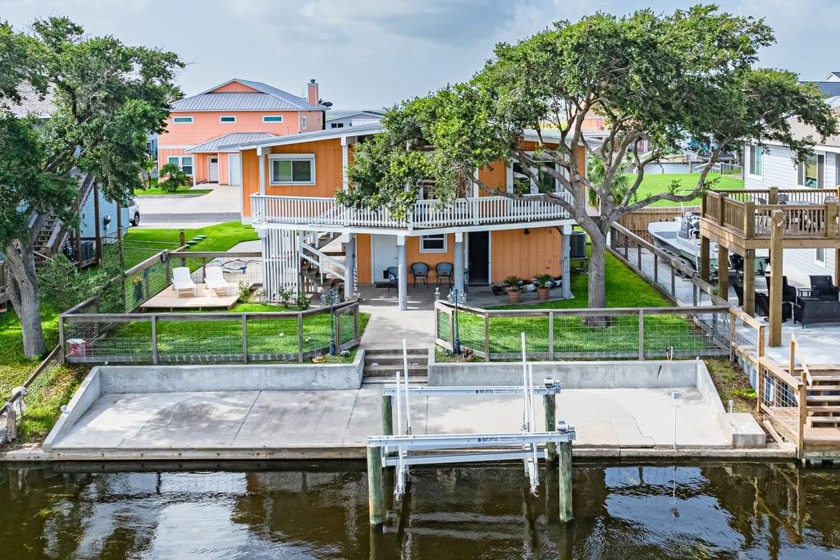 Waterfront 3/3/1 with a boat lift in City by the Sea; all for - Beach Home for sale in City by The Sea, Texas on Beachhouse.com