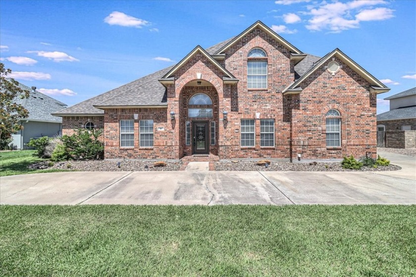 A luxurious and spacious home in the King's Crossing gated - Beach Home for sale in Corpus Christi, Texas on Beachhouse.com