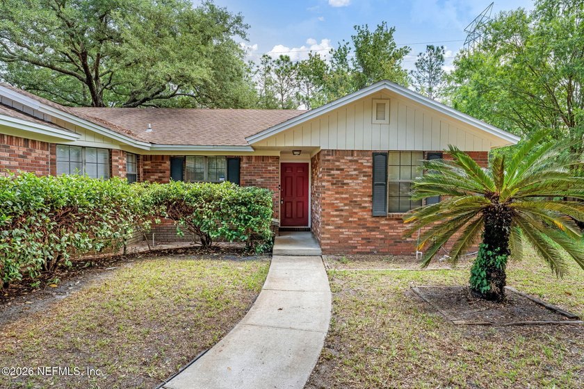 Tucked away on a quiet cul-de-sac street, this charming - Beach Home for sale in Jacksonville, Florida on Beachhouse.com
