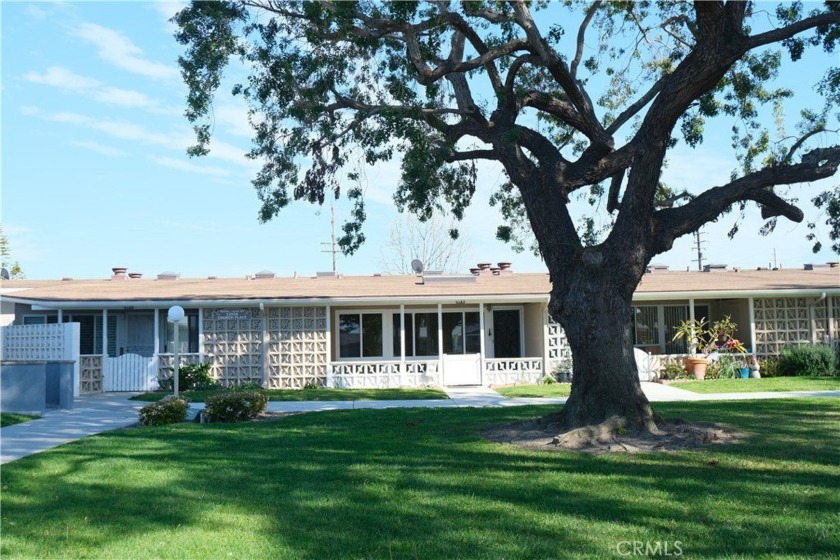 Mutual 1-69K is a lovely west facing unit with an adorable - Beach Other for sale in Seal Beach, California on Beachhouse.com