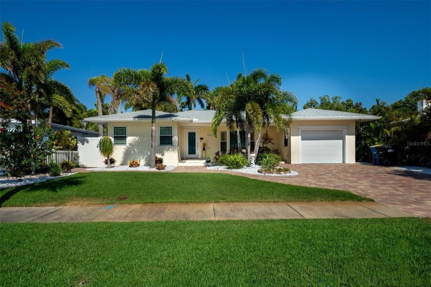 Welcome to the definition of refined coastal living, in the - Beach Home for sale in Clearwater Beach, Florida on Beachhouse.com