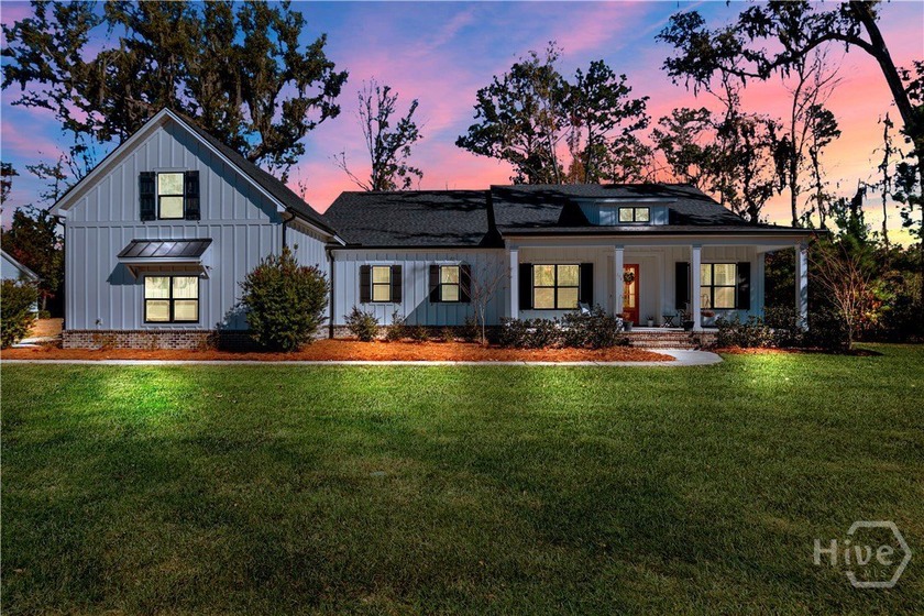 Welcome to your dream home in the heart of Richmond Hill! This - Beach Home for sale in Richmond Hill, Georgia on Beachhouse.com